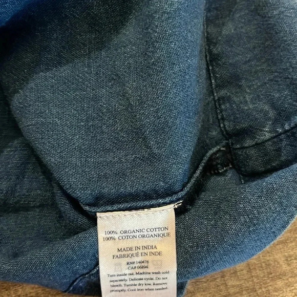 NWT!! Faherty - Presley Embroidered Detail Cotton Chambray Top Dark Indigo Wash - Picture 9 of 9